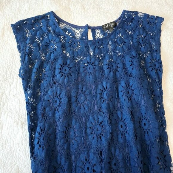 Love Reign Women's Maxi Dress Blue Floral Lace Size Medium Slits Party Holidays - Picture 3 of 12